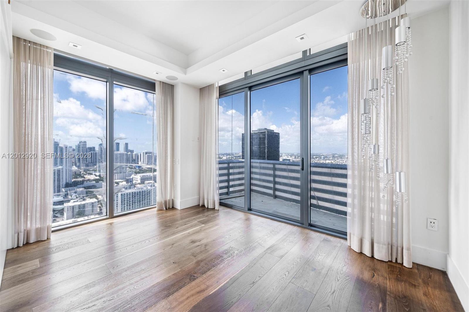 ICON BAY CONDO - Residential Lease