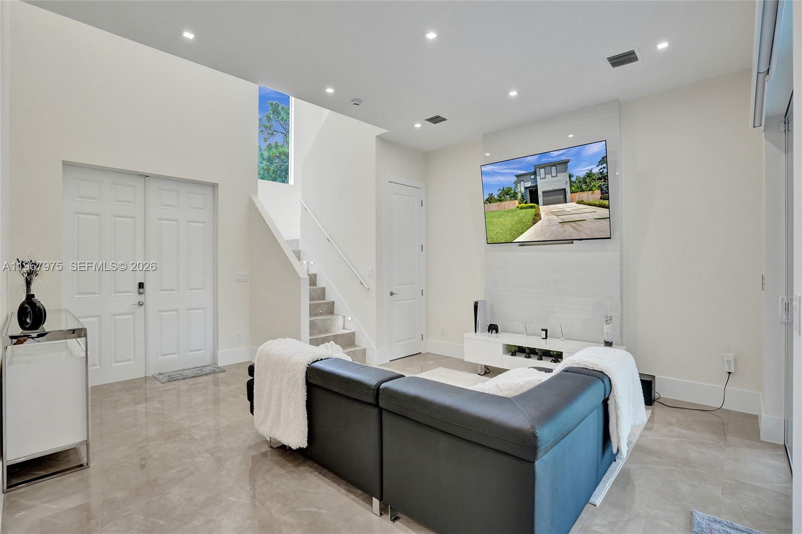 MEADOWGREEN TRAIL - Residential