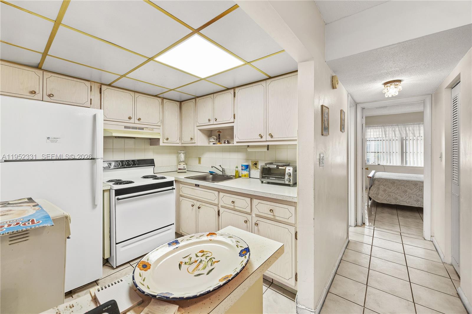 LAUDERDALE OAKS CONDO II - Residential