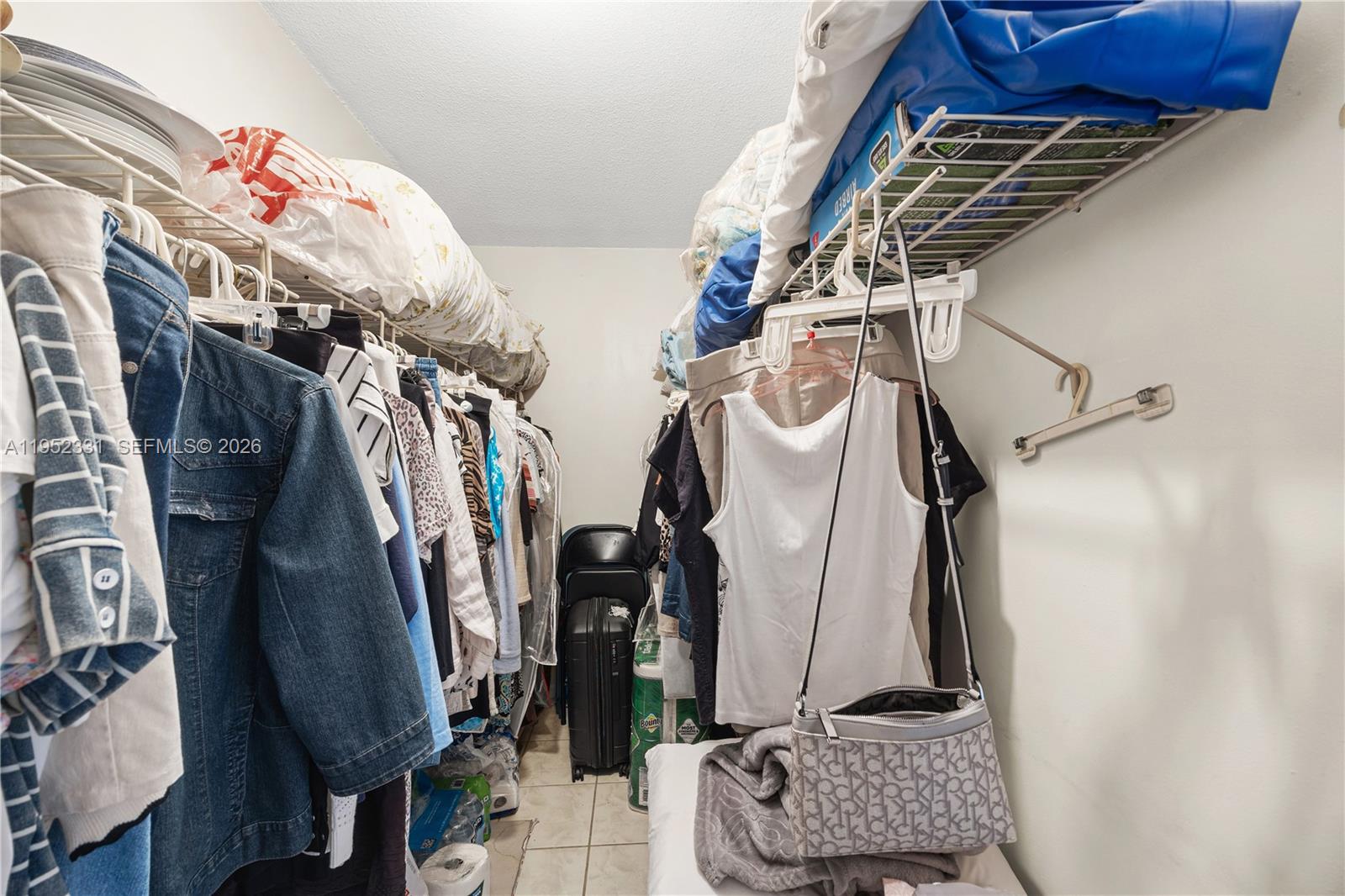 LAUDERDALE OAKS CONDO II - Residential