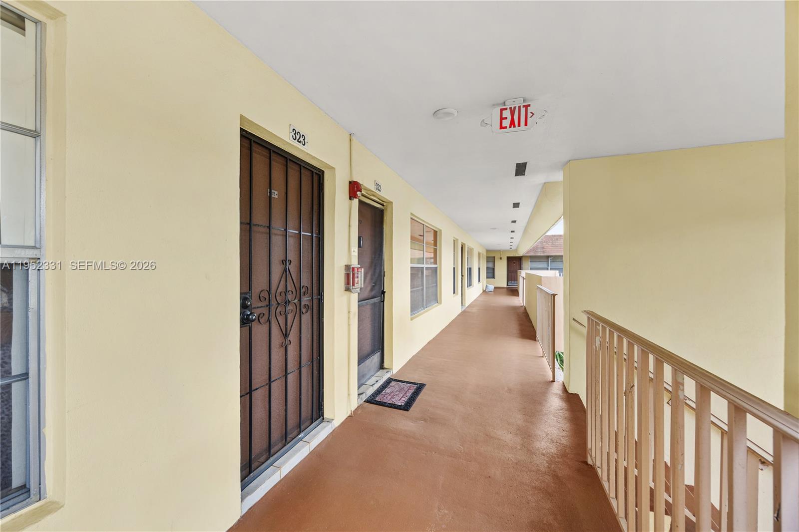 LAUDERDALE OAKS CONDO II - Residential