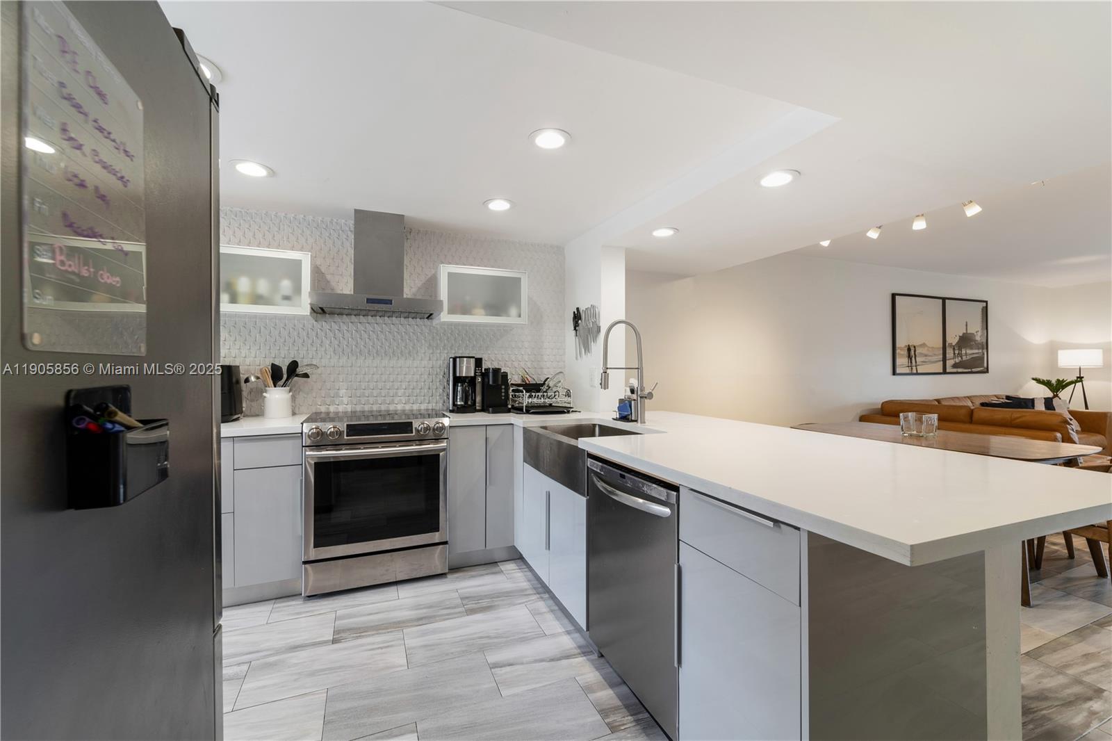 VILLAS OF AMBERWOOD CONDO - Residential