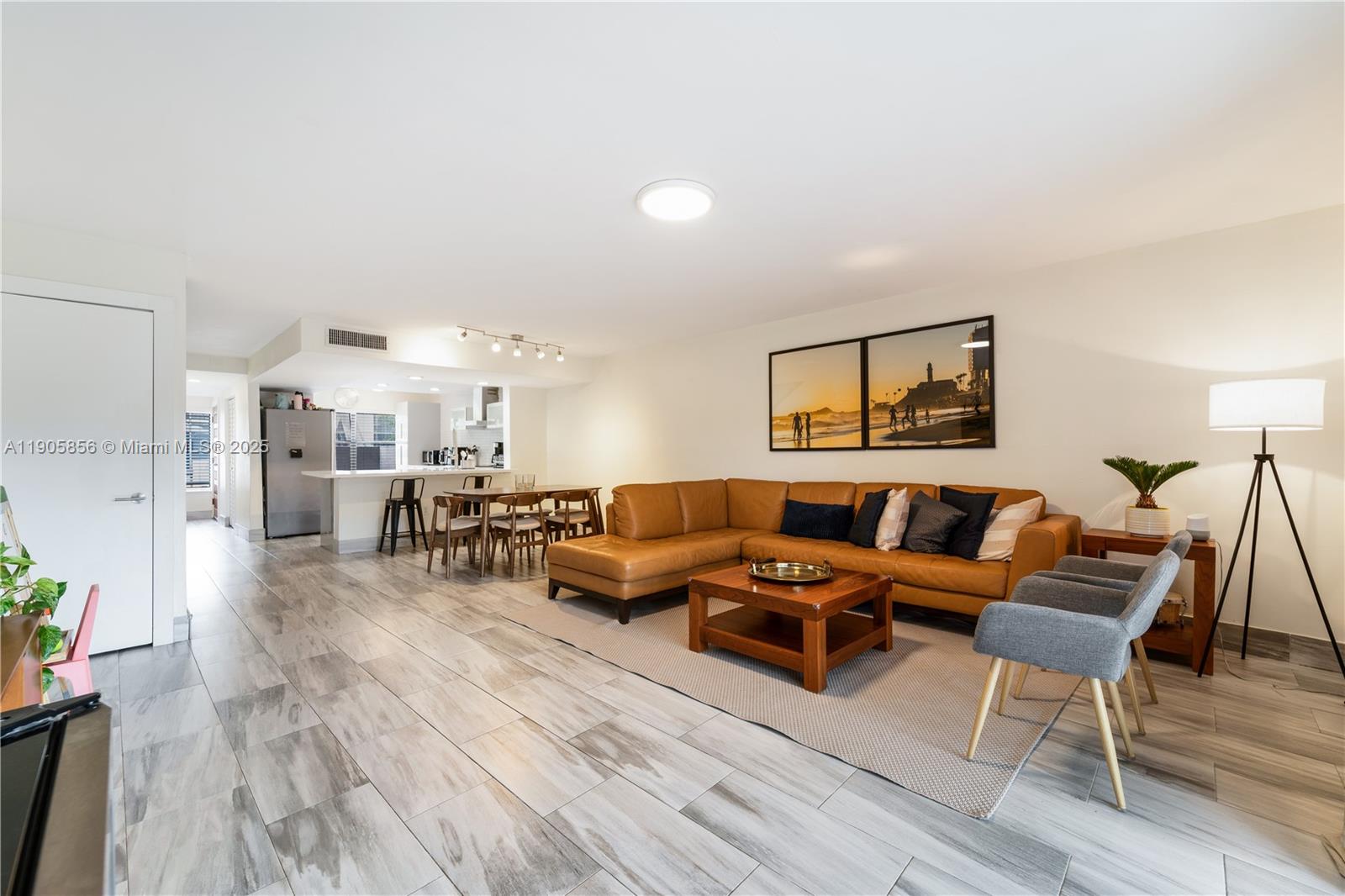 VILLAS OF AMBERWOOD CONDO - Residential