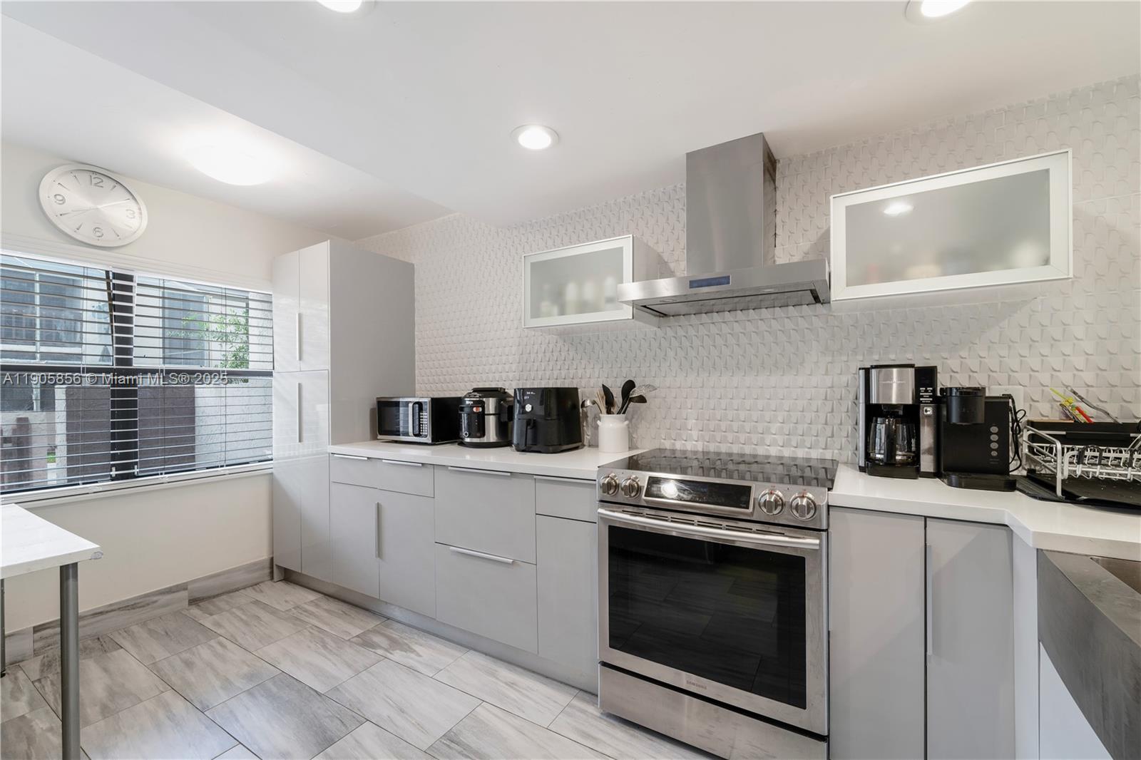 VILLAS OF AMBERWOOD CONDO - Residential