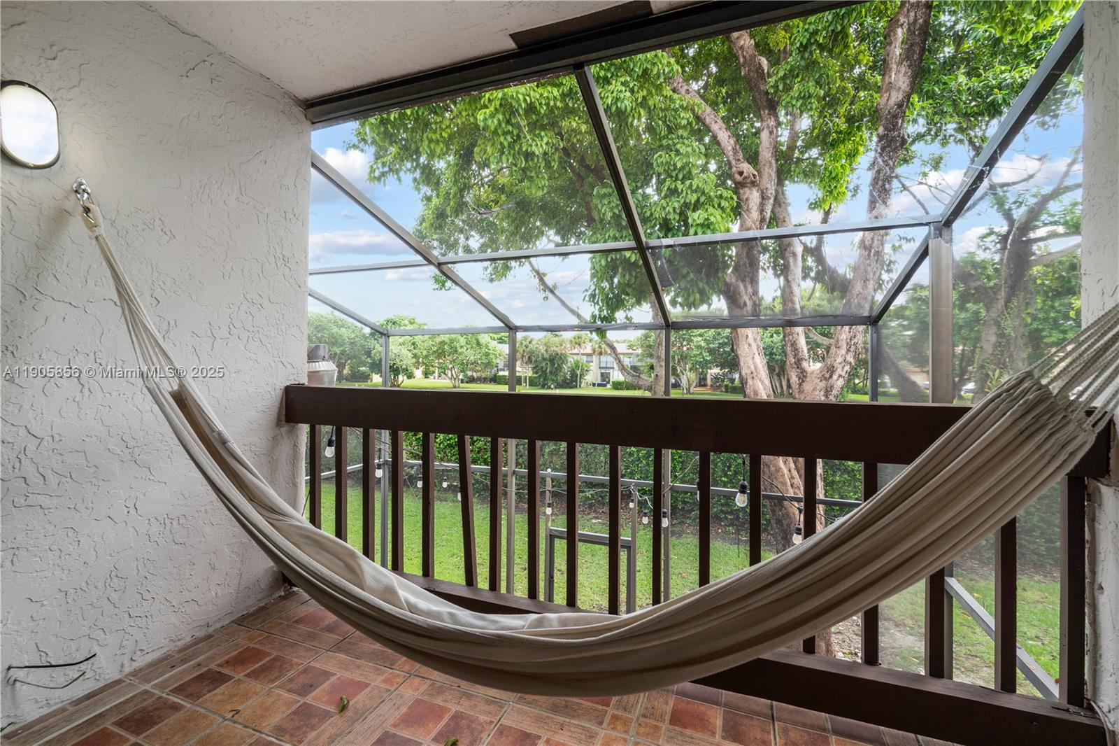 VILLAS OF AMBERWOOD CONDO - Residential