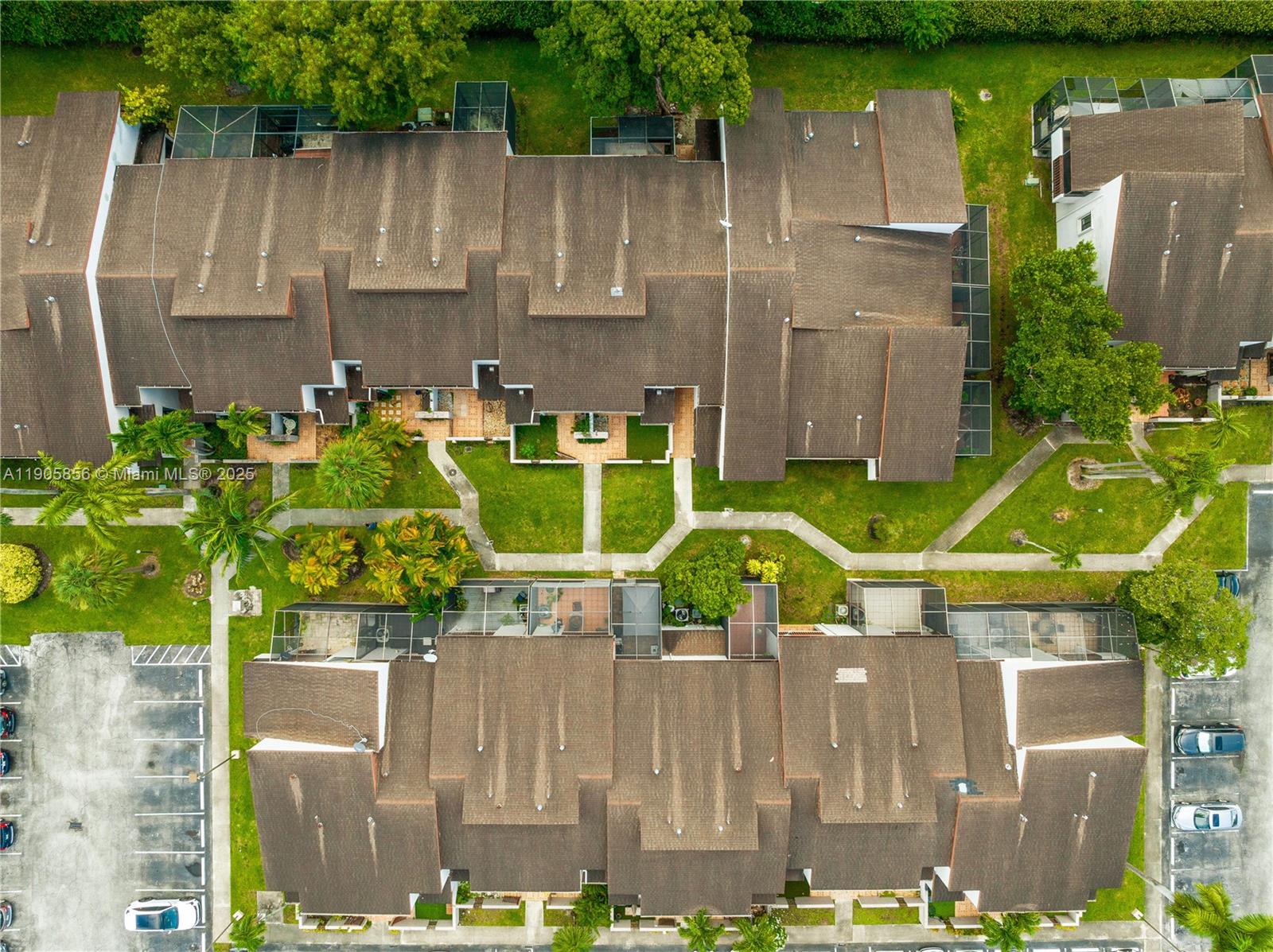 VILLAS OF AMBERWOOD CONDO - Residential