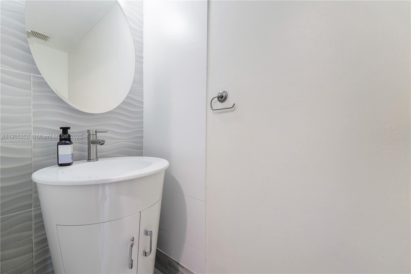 VILLAS OF AMBERWOOD CONDO - Residential