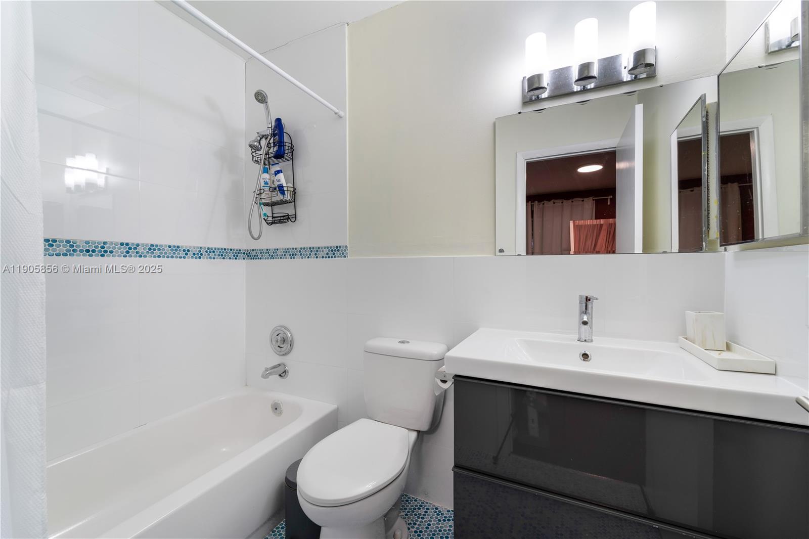 VILLAS OF AMBERWOOD CONDO - Residential