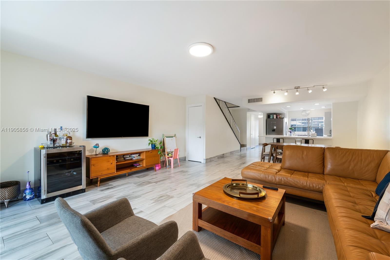 VILLAS OF AMBERWOOD CONDO - Residential