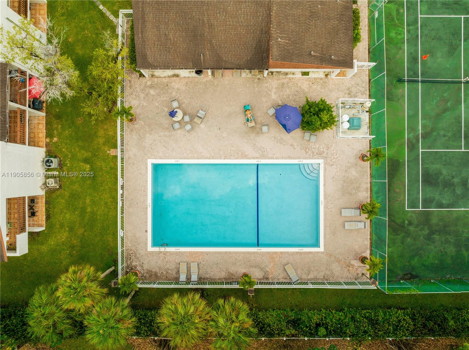 VILLAS OF AMBERWOOD CONDO - Residential