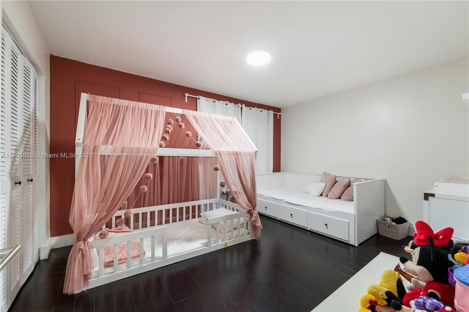 VILLAS OF AMBERWOOD CONDO - Residential