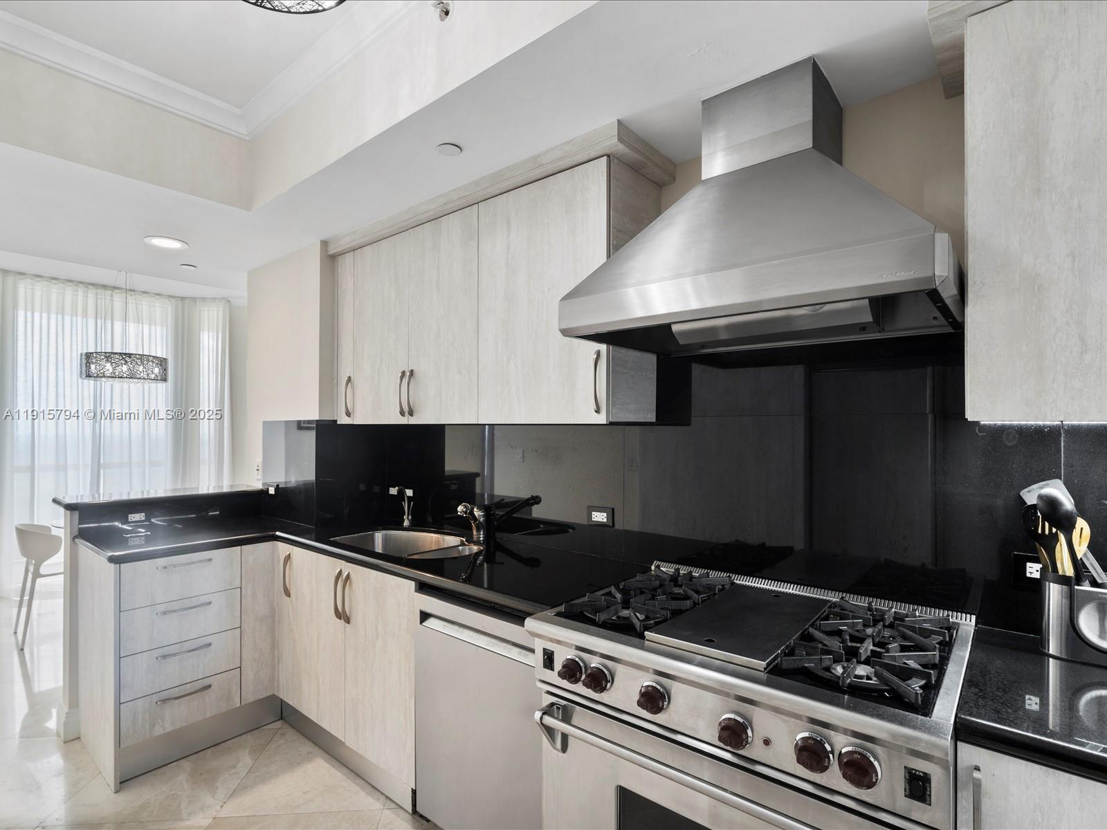 ACQUALINA OCEAN RESIDENCE - Residential