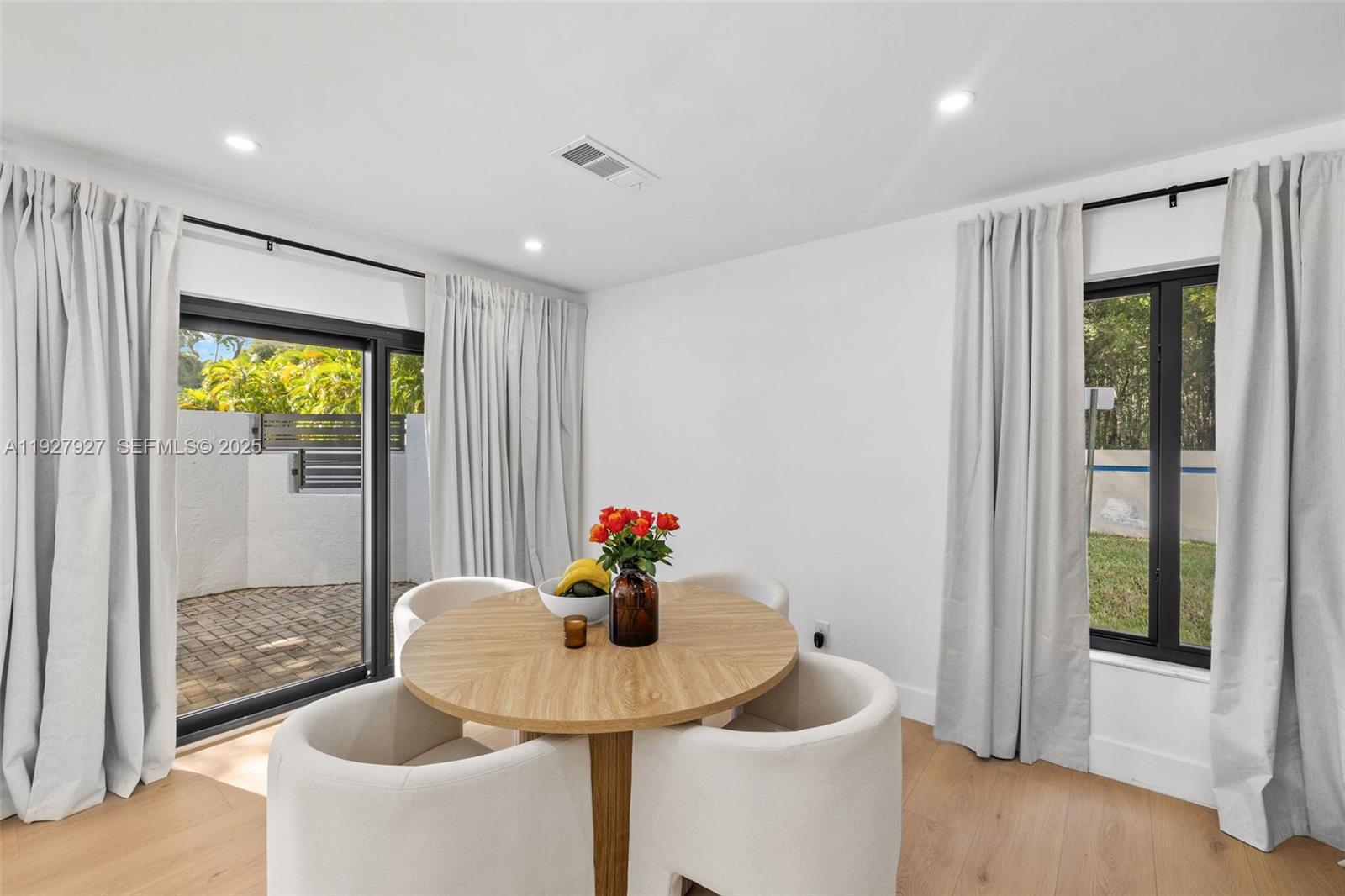 COSTAIN VILLAS HARBOR VIL - Residential