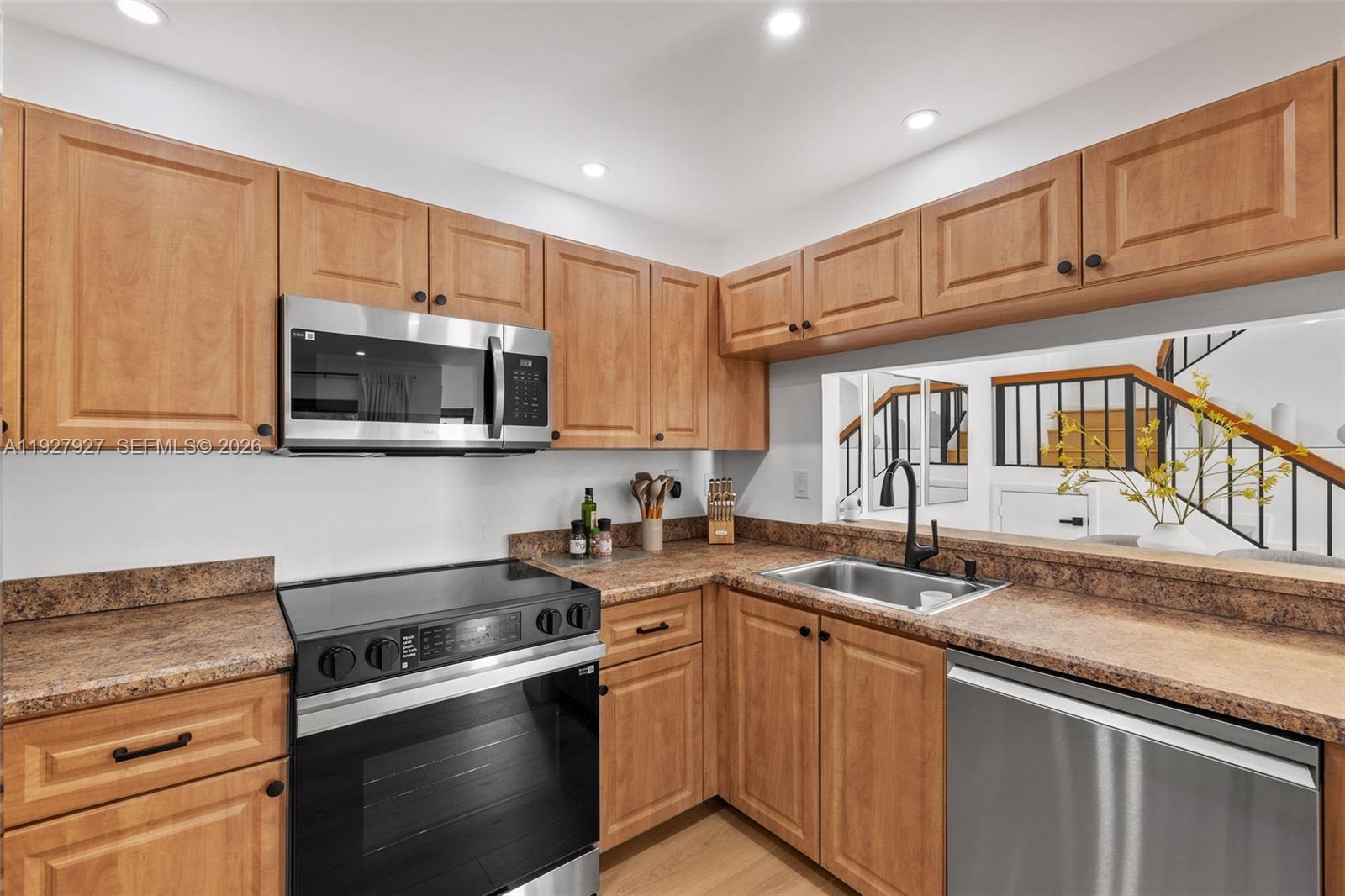 COSTAIN VILLAS HARBOR VIL - Residential