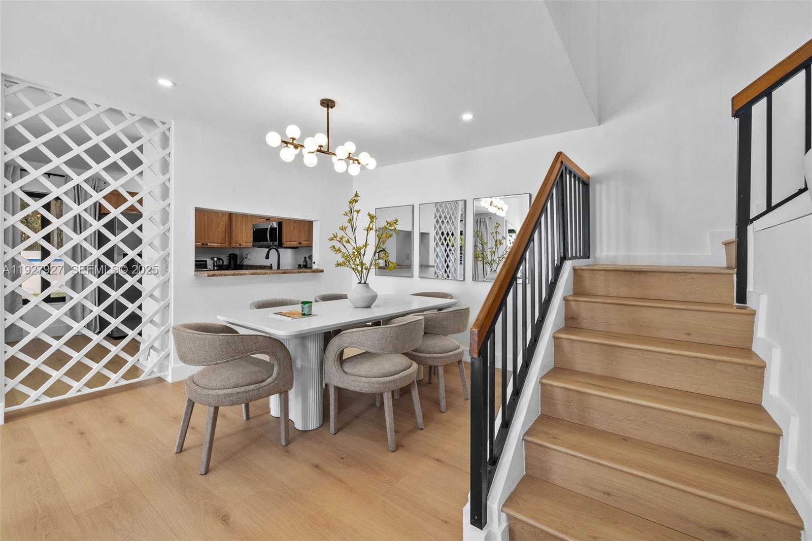 COSTAIN VILLAS HARBOR VIL - Residential