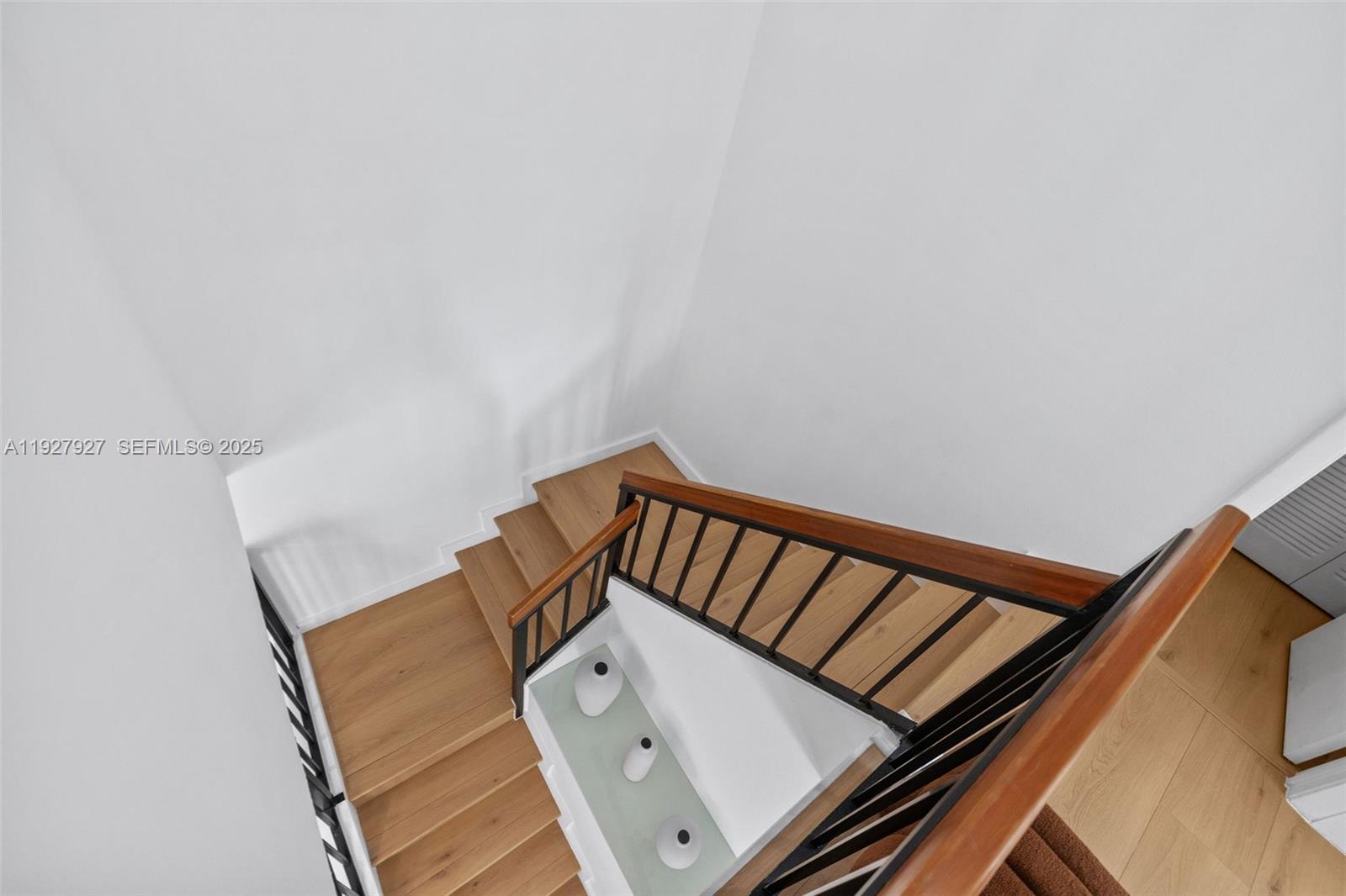 COSTAIN VILLAS HARBOR VIL - Residential