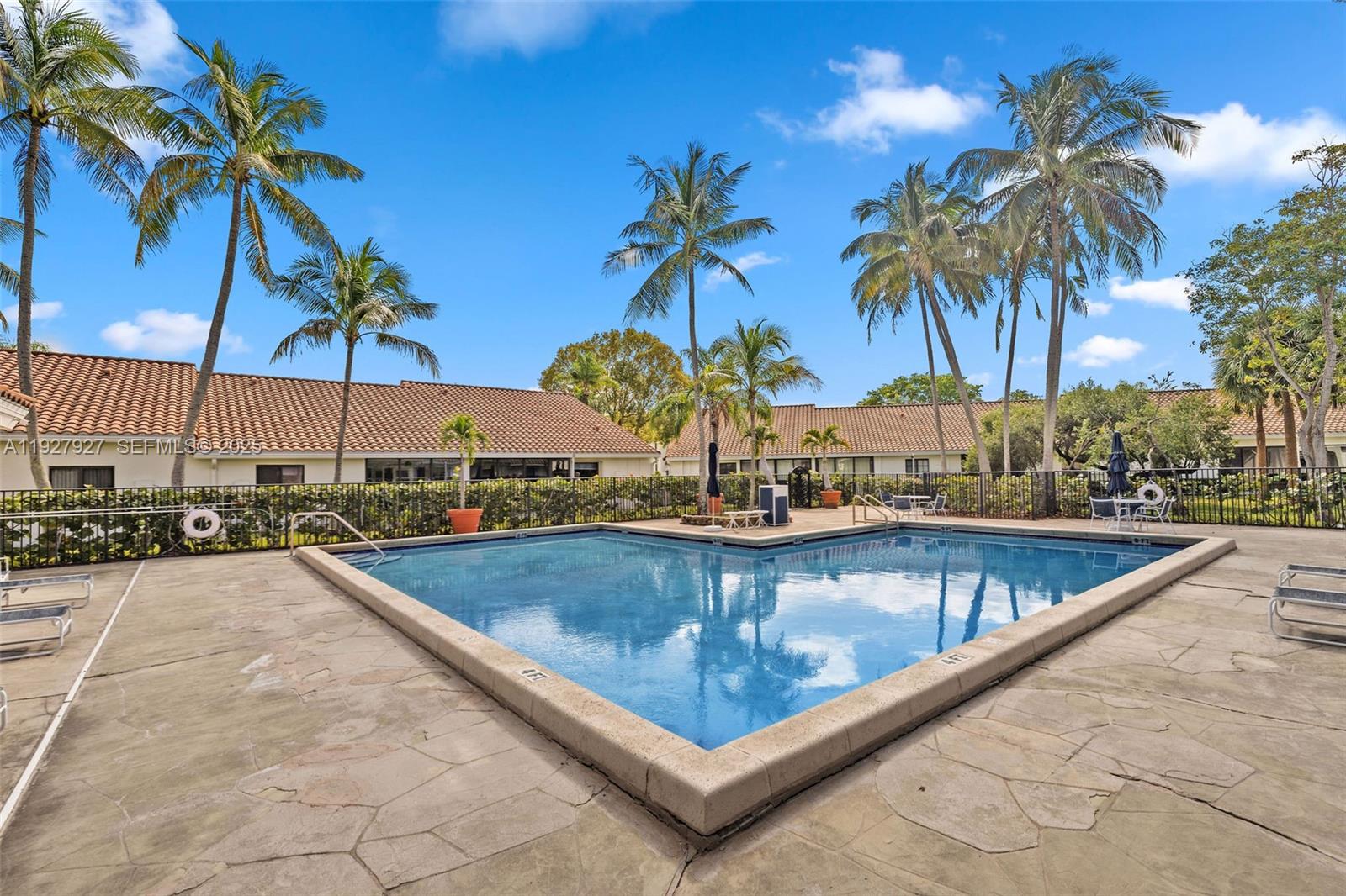 COSTAIN VILLAS HARBOR VIL - Residential