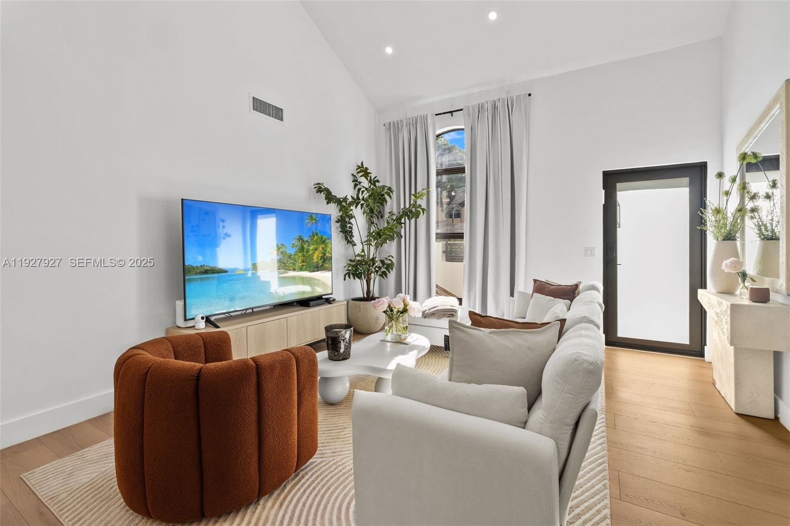 COSTAIN VILLAS HARBOR VIL - Residential