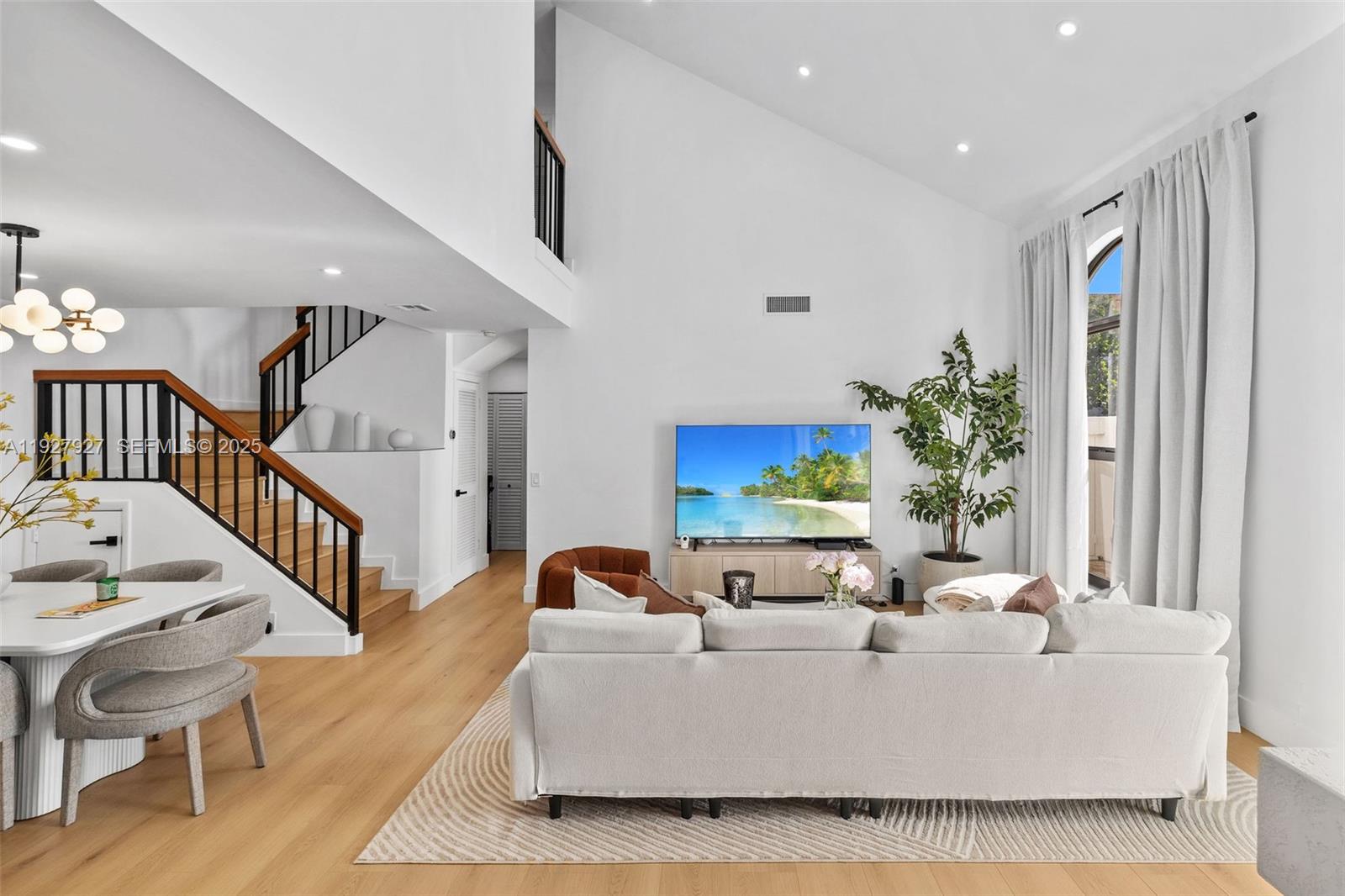 COSTAIN VILLAS HARBOR VIL - Residential