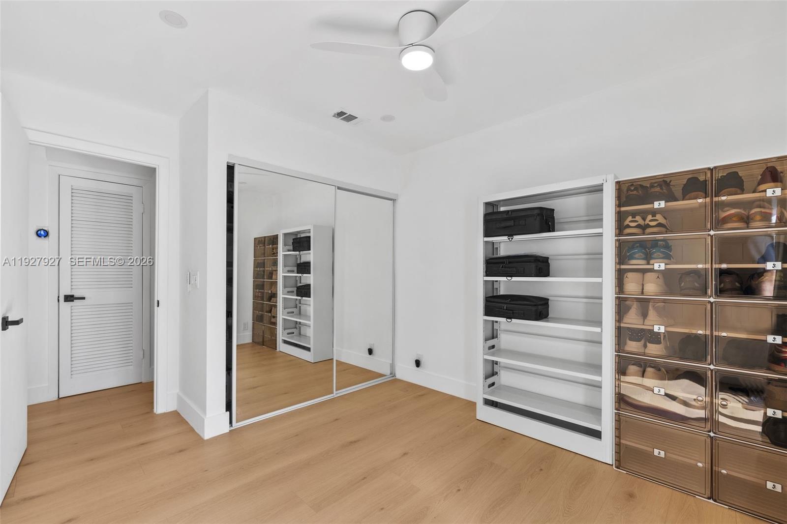 COSTAIN VILLAS HARBOR VIL - Residential