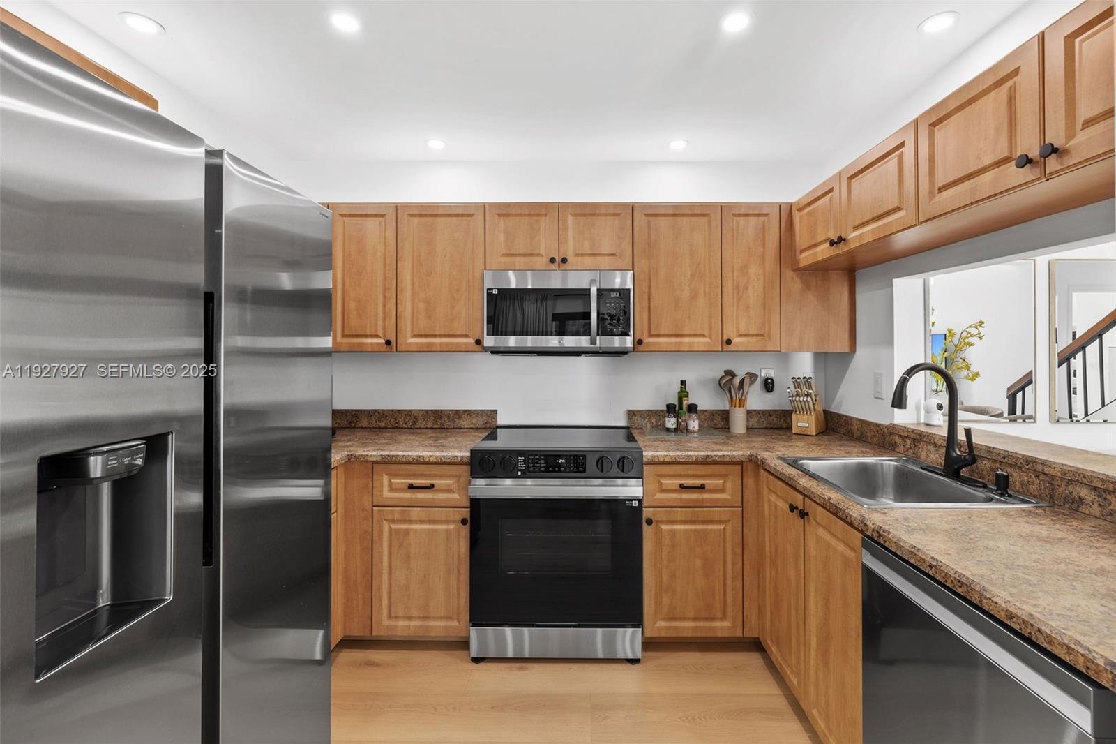 COSTAIN VILLAS HARBOR VIL - Residential