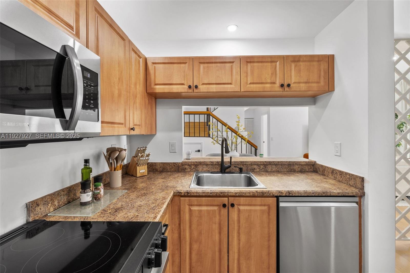 COSTAIN VILLAS HARBOR VIL - Residential