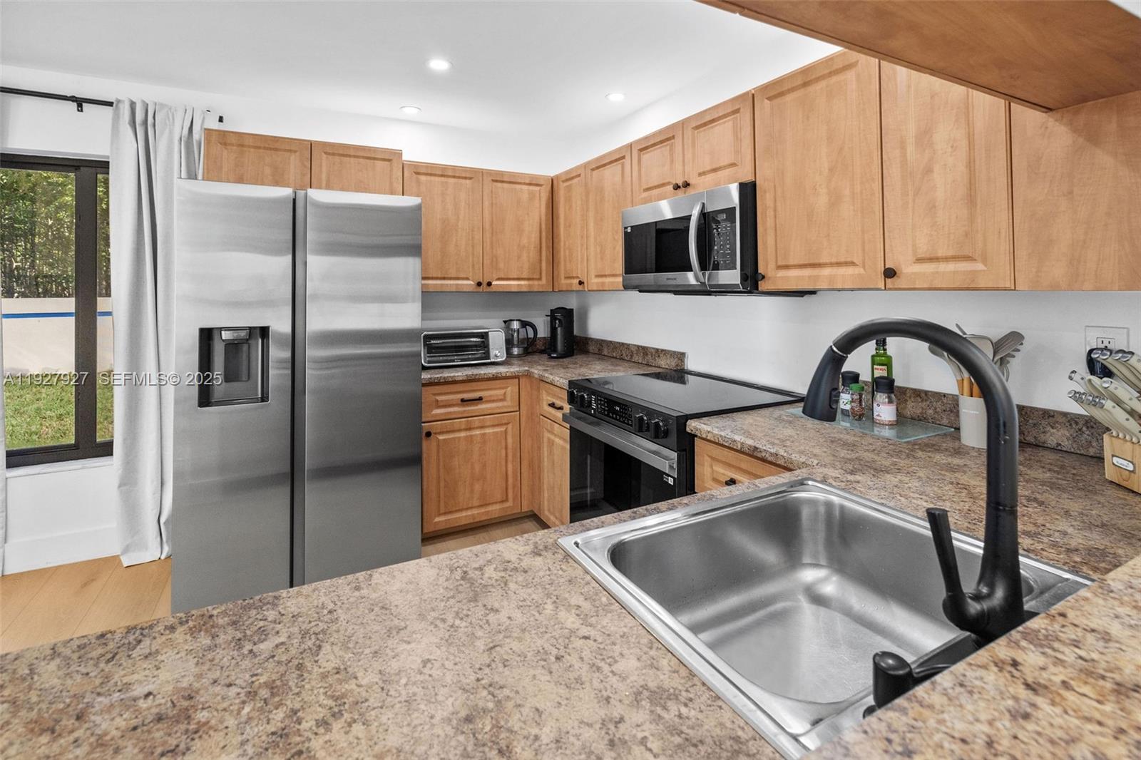 COSTAIN VILLAS HARBOR VIL - Residential