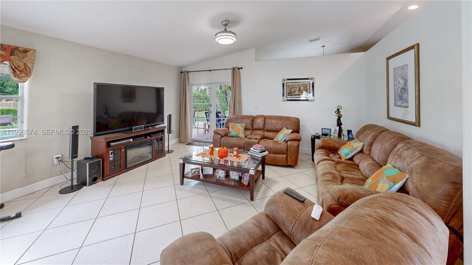 AVOCADO JUNCTION - Residential