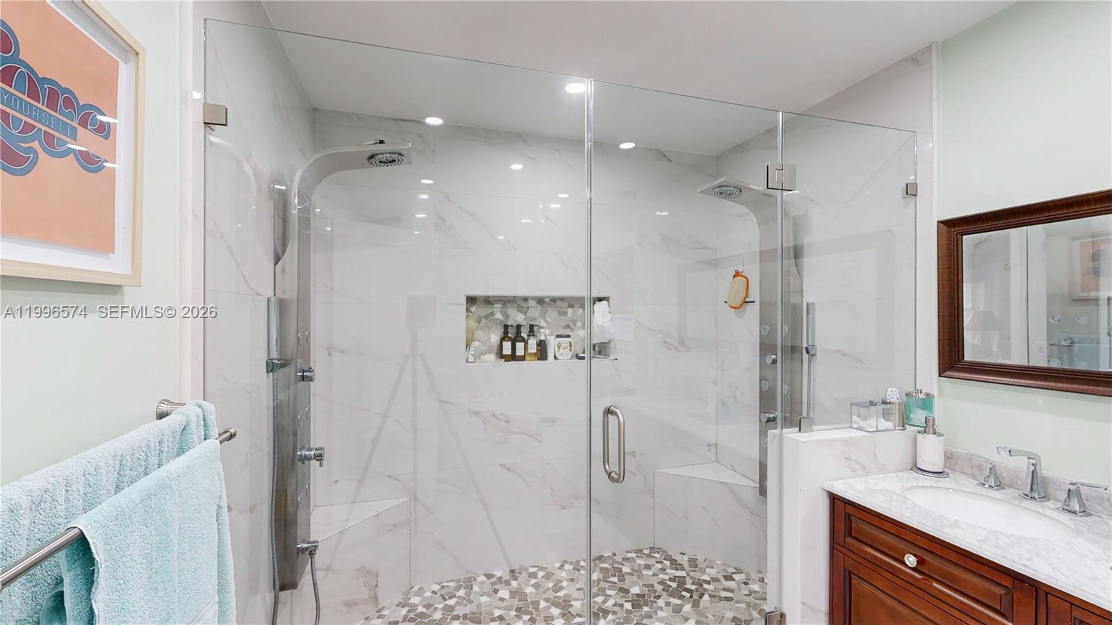 AVOCADO JUNCTION - Residential