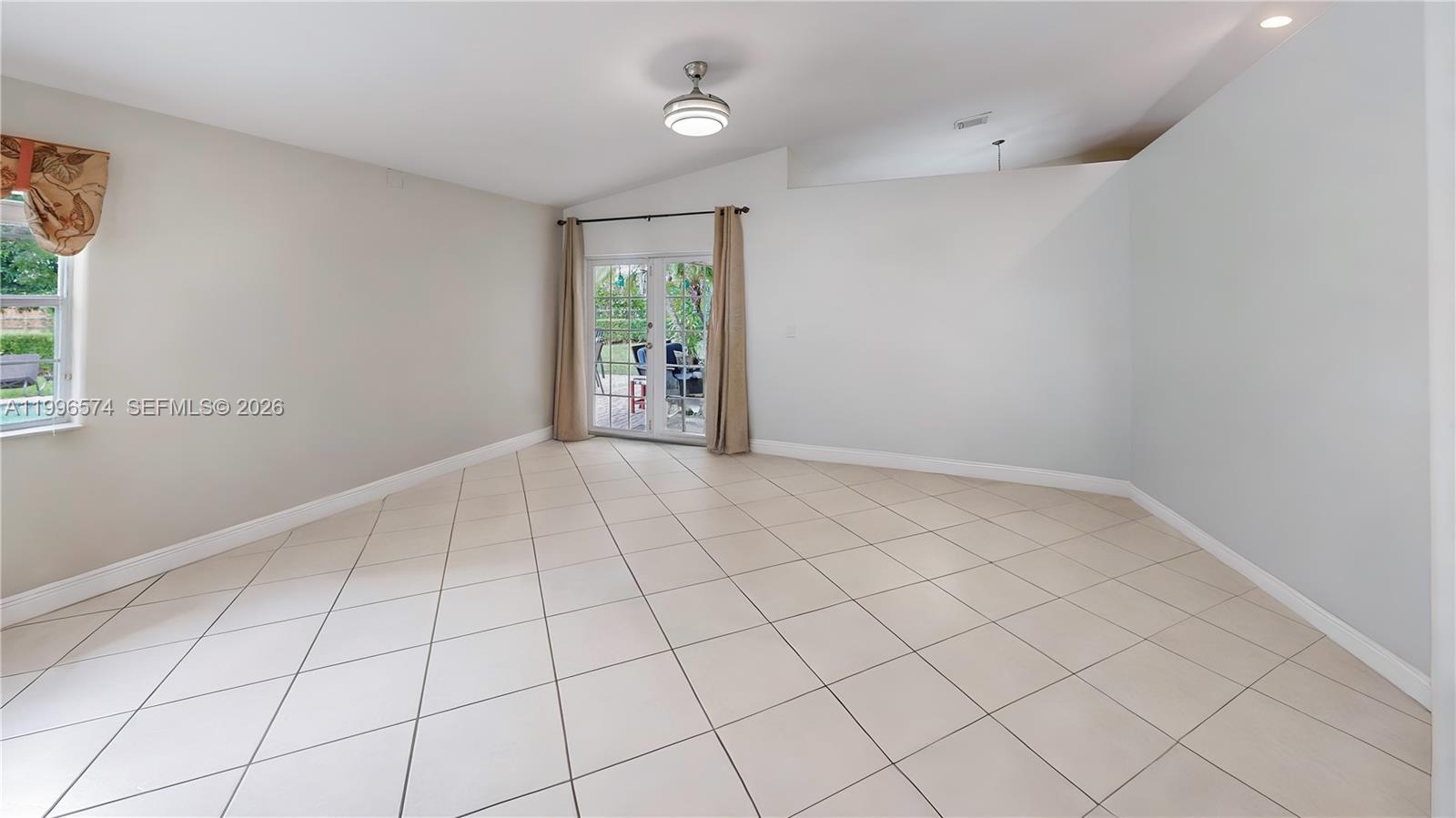 AVOCADO JUNCTION - Residential