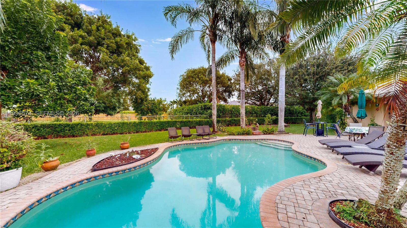 AVOCADO JUNCTION - Residential