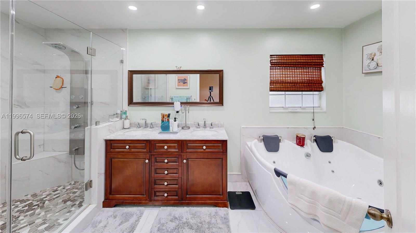 AVOCADO JUNCTION - Residential