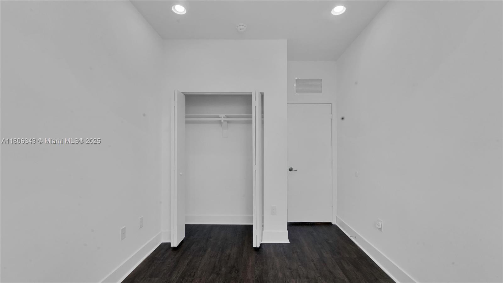 Weitzer Aventura Place - Residential