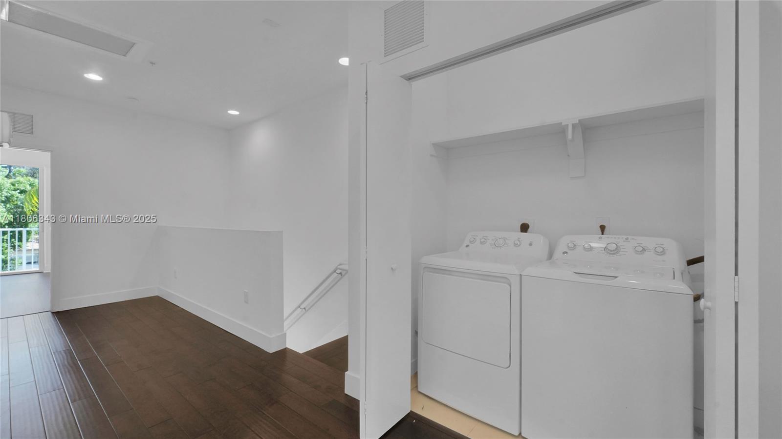 Weitzer Aventura Place - Residential