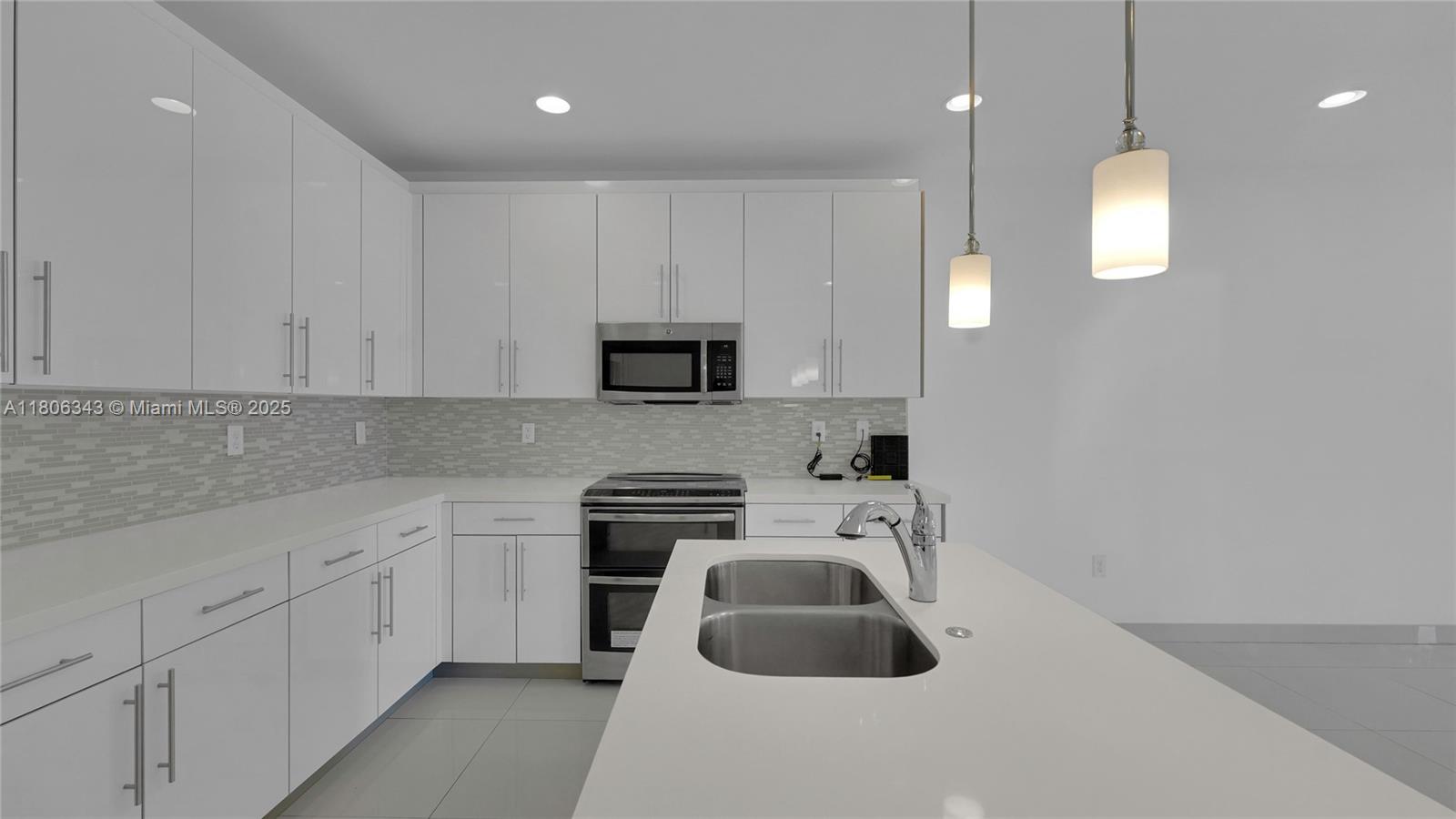 Weitzer Aventura Place - Residential
