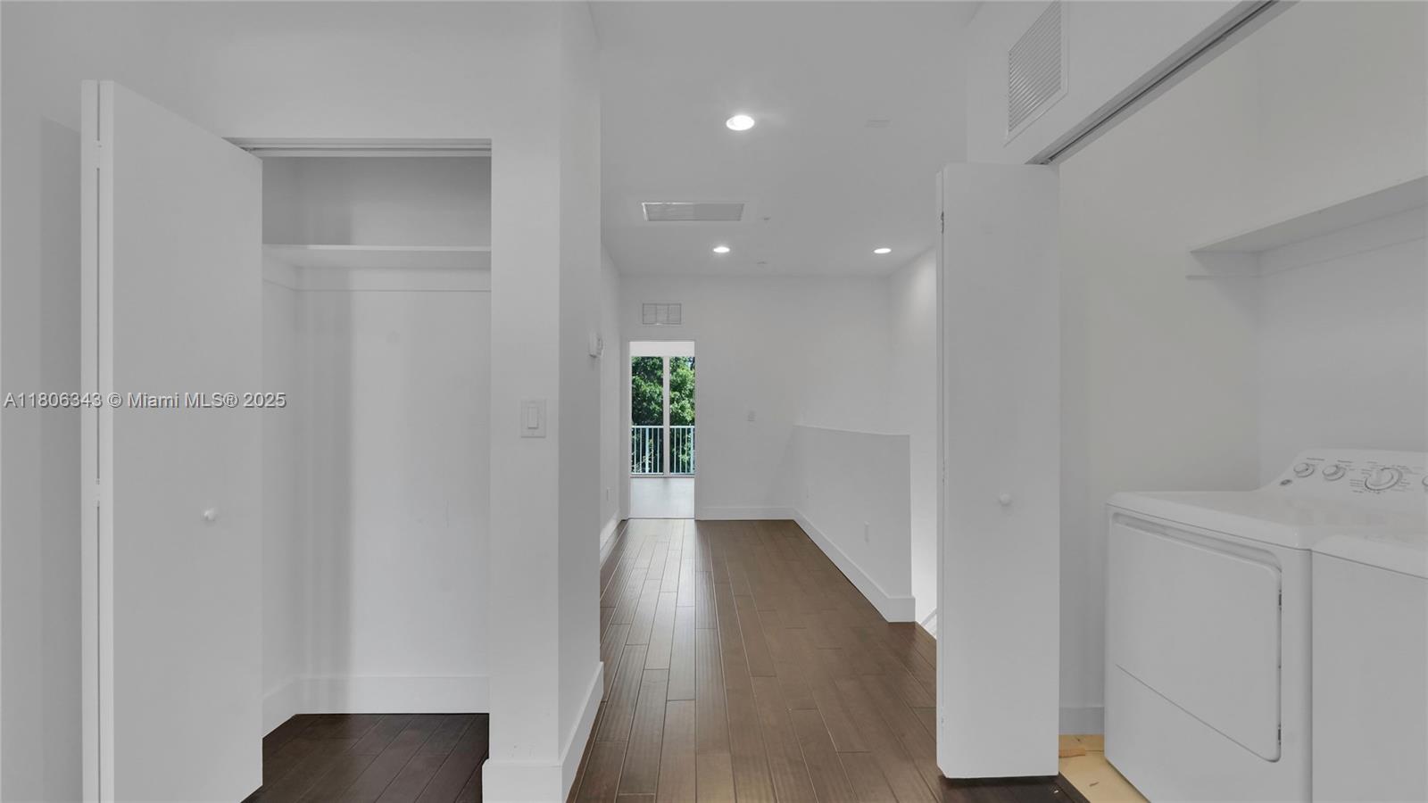 Weitzer Aventura Place - Residential