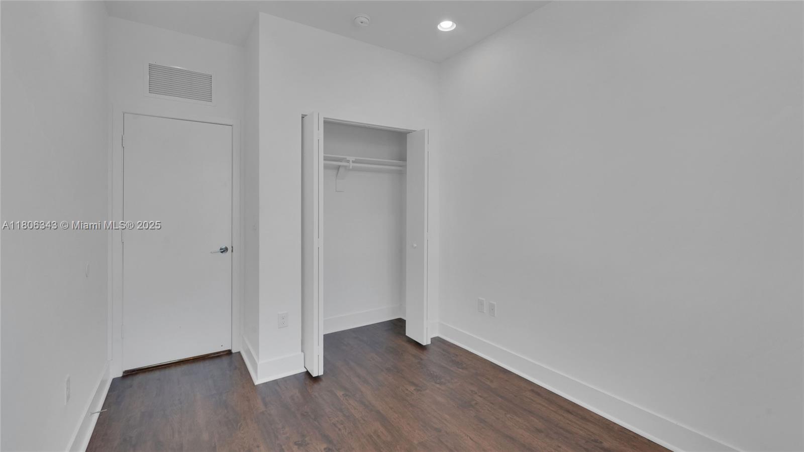 Weitzer Aventura Place - Residential