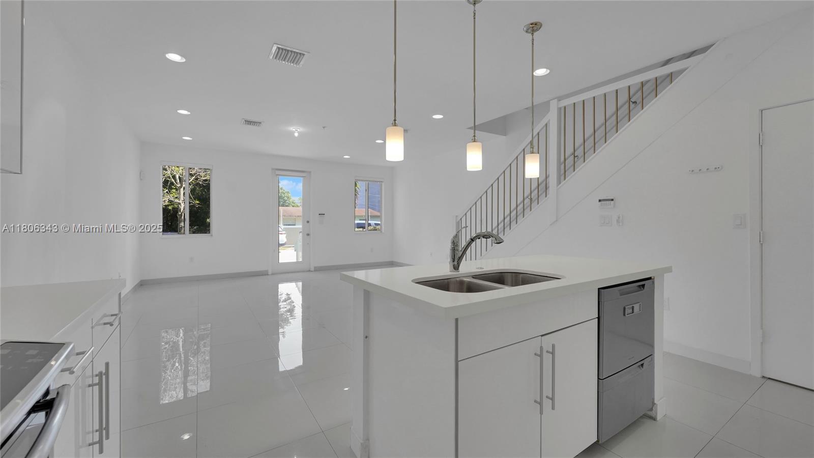 Weitzer Aventura Place - Residential