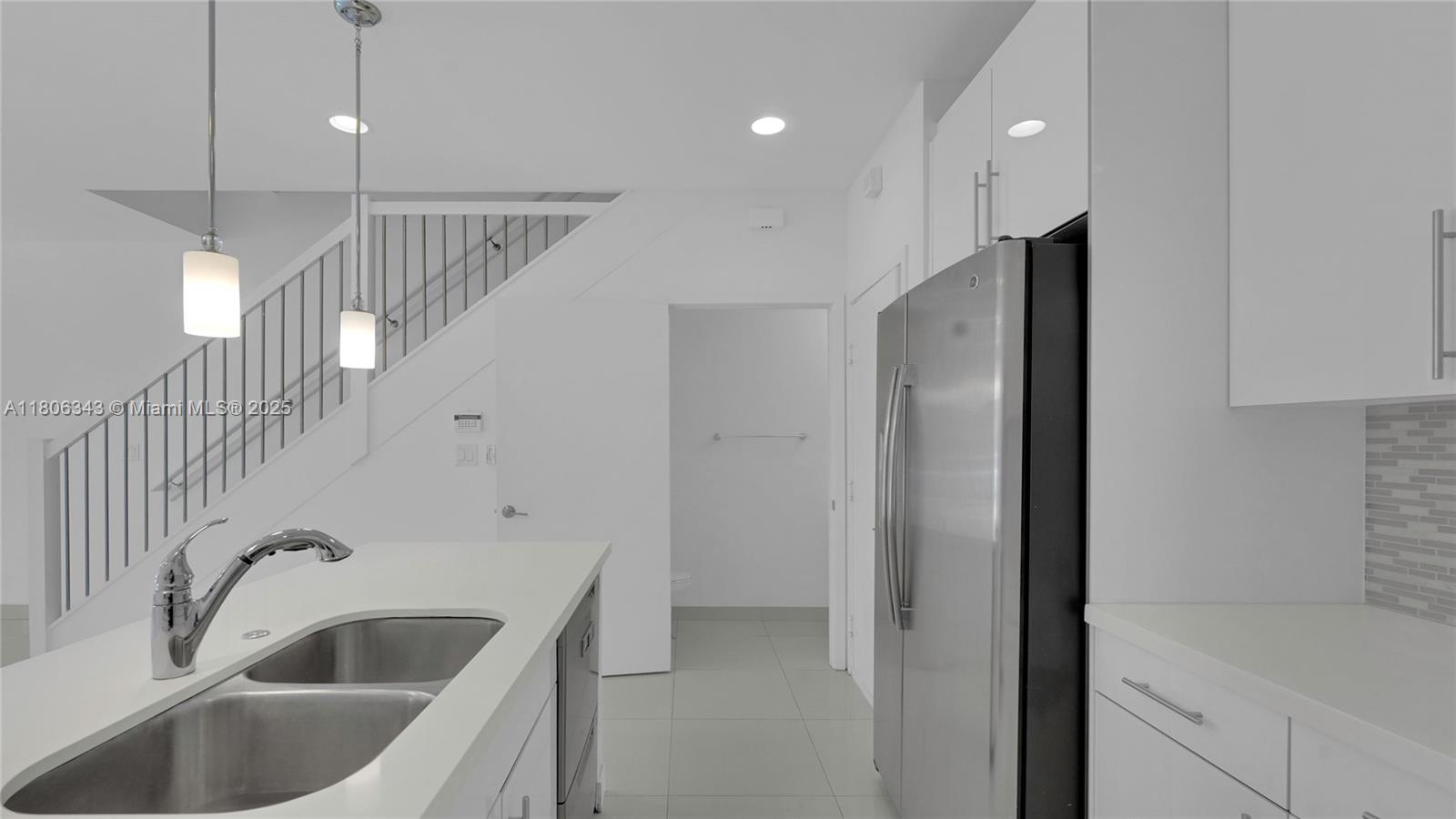 Weitzer Aventura Place - Residential