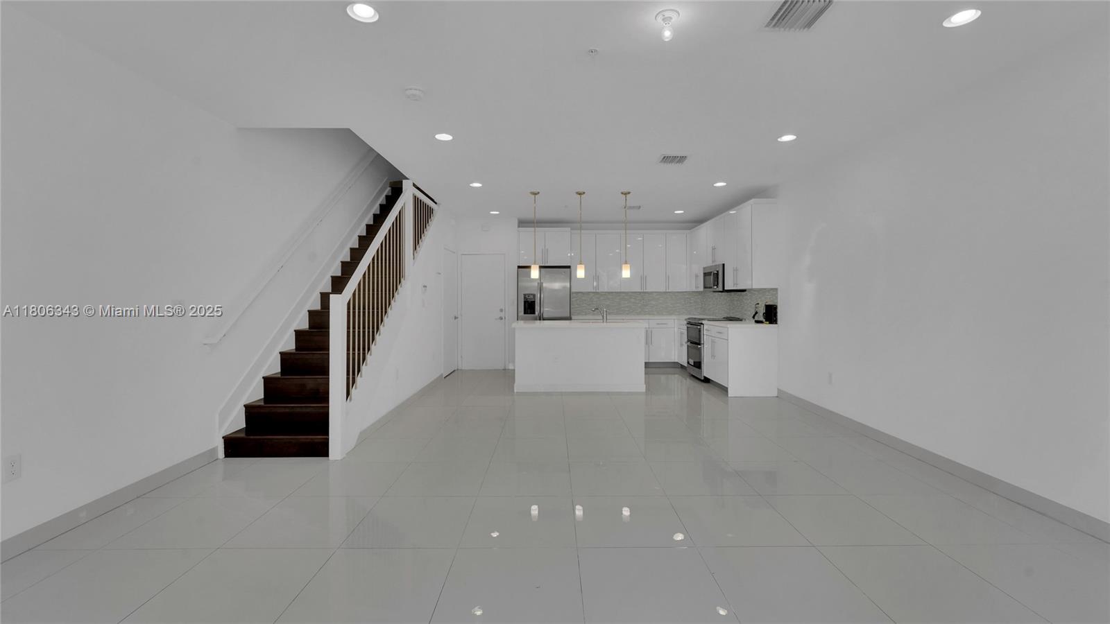 Weitzer Aventura Place - Residential