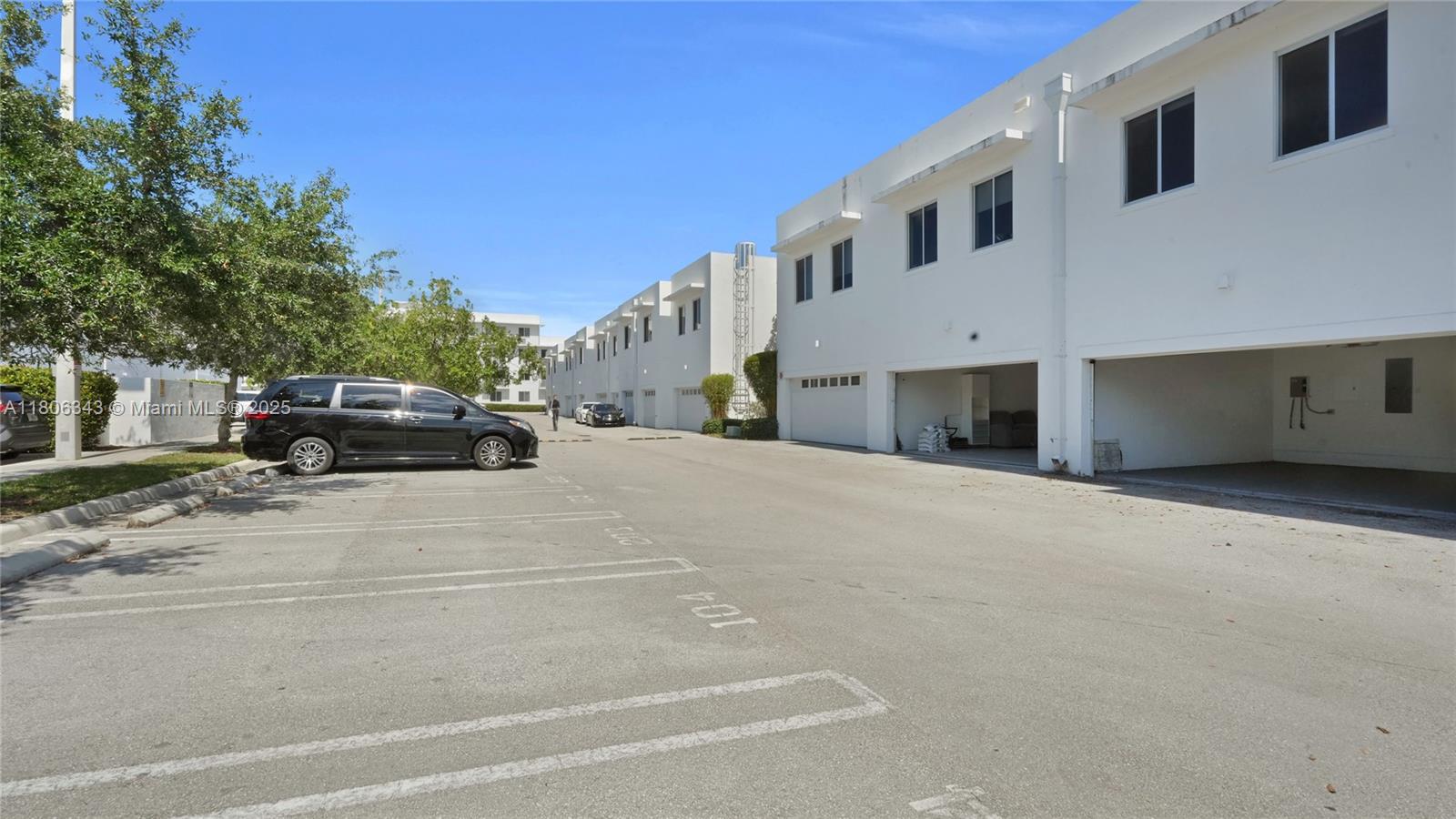 Weitzer Aventura Place - Residential