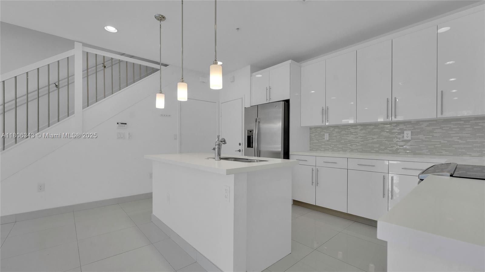 Weitzer Aventura Place - Residential