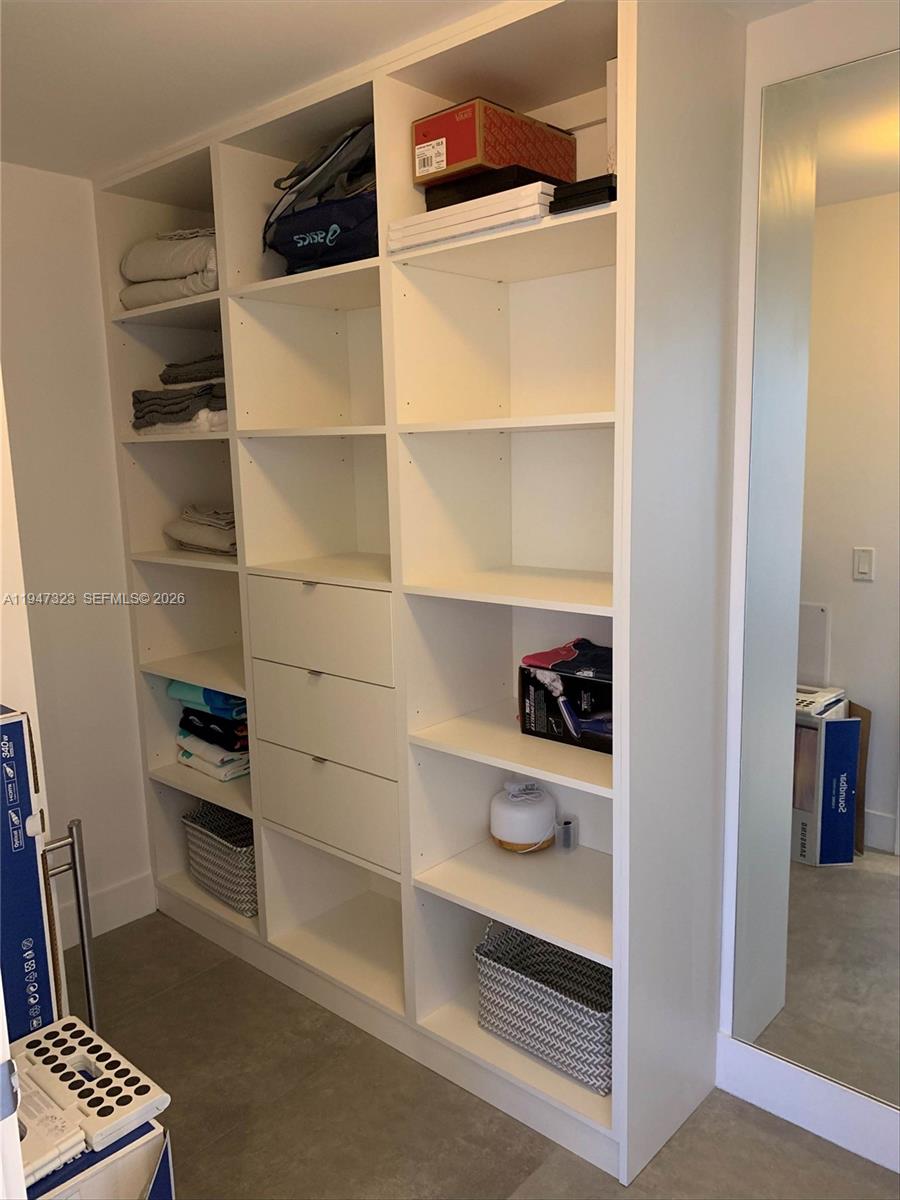 THE HARBOUR SOUTH CONDO - Residential