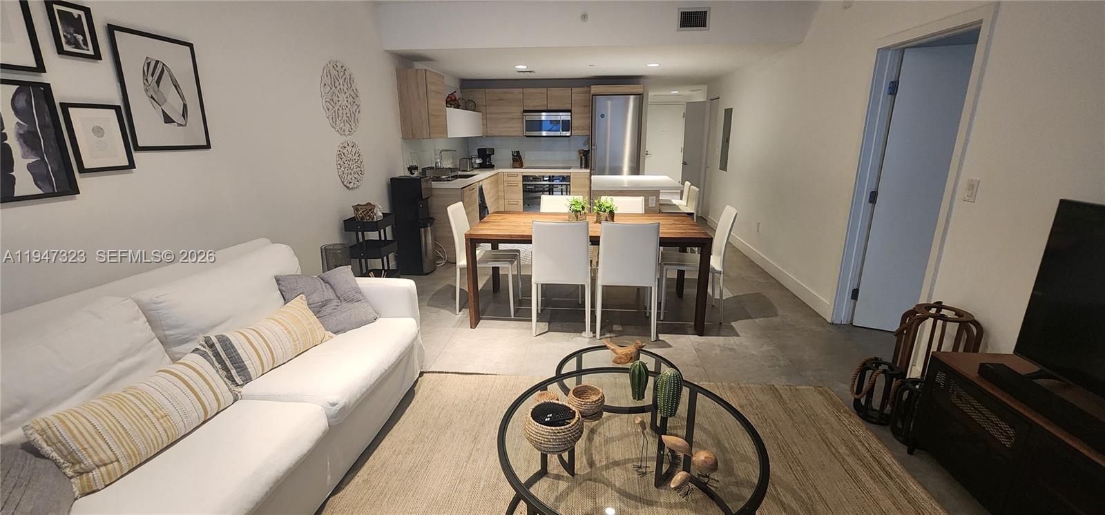 THE HARBOUR SOUTH CONDO - Residential