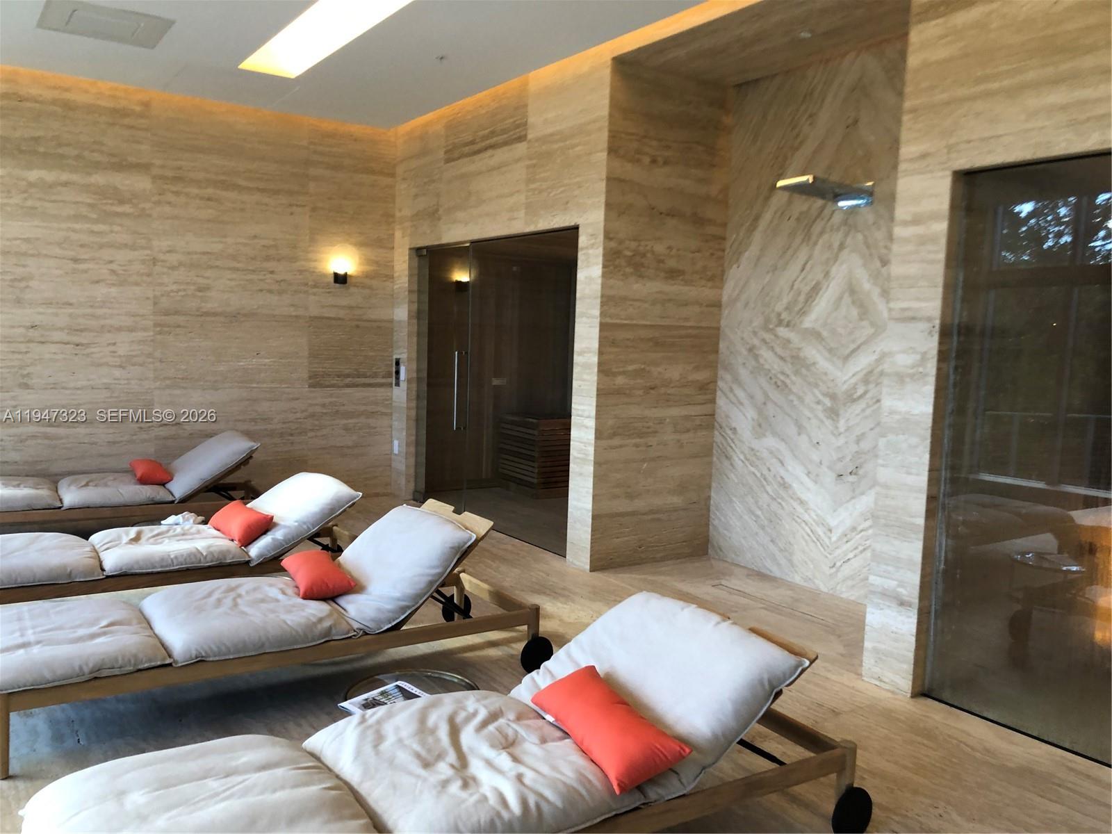 THE HARBOUR SOUTH CONDO - Residential