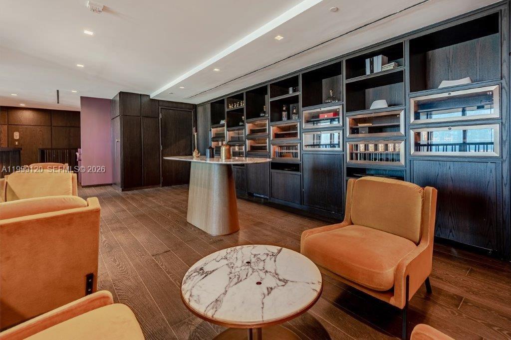 801 SMA RESIDENCES CONDO - Residential Lease