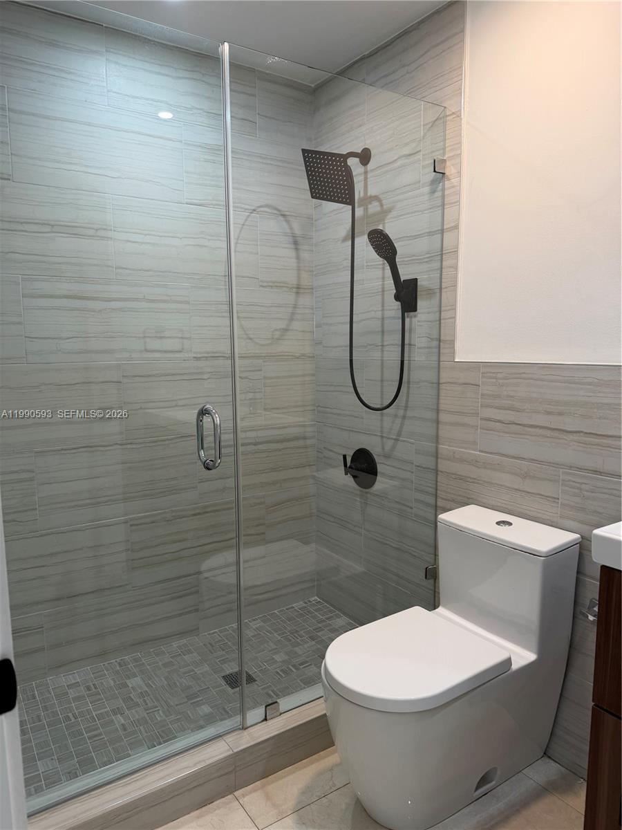 SPANISH LAKES - Residential Lease