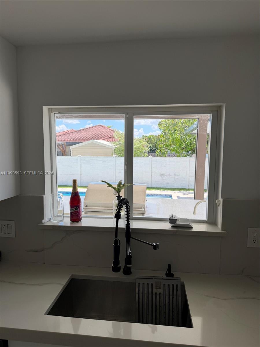 SPANISH LAKES - Residential Lease