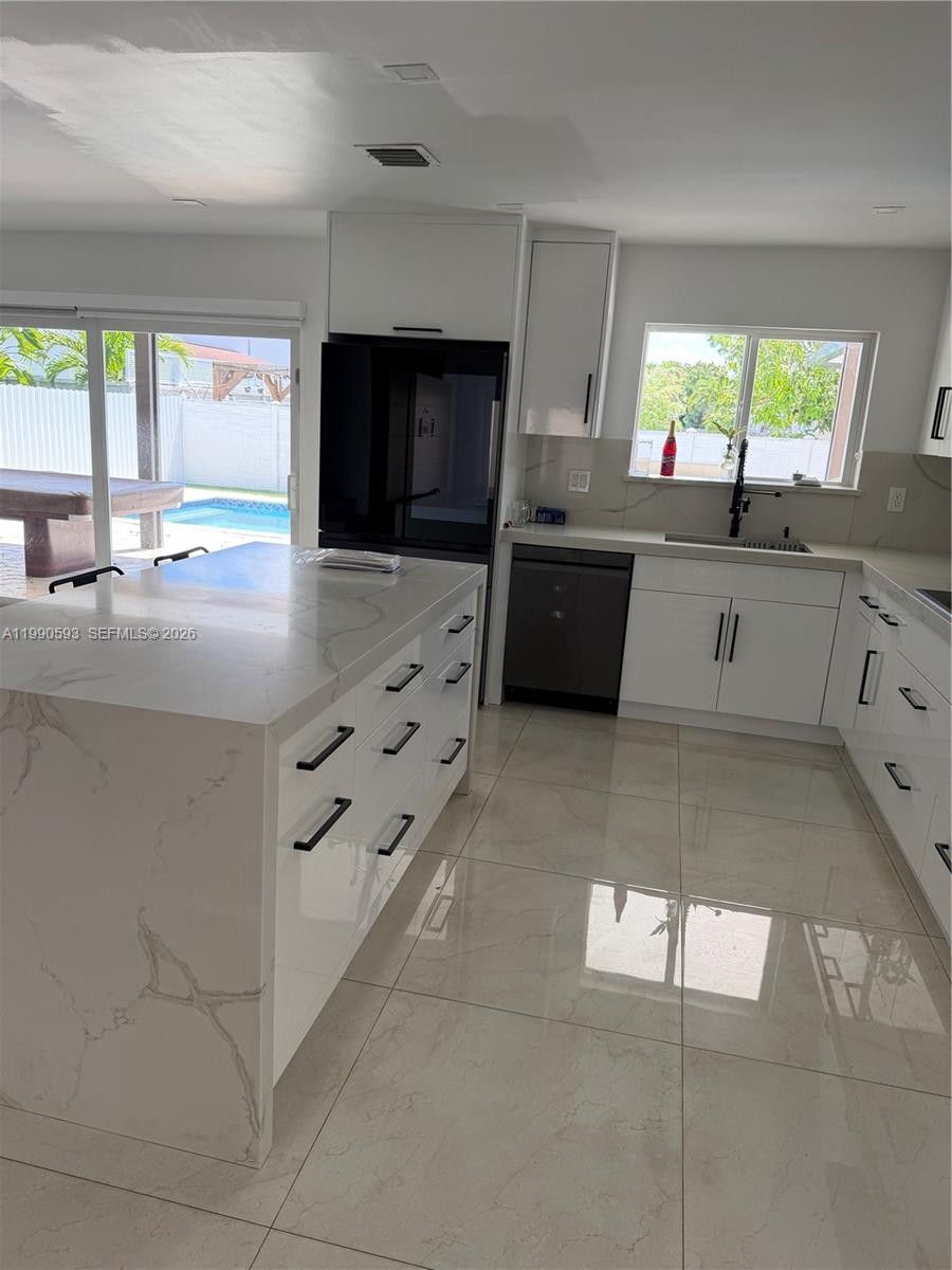 SPANISH LAKES - Residential Lease