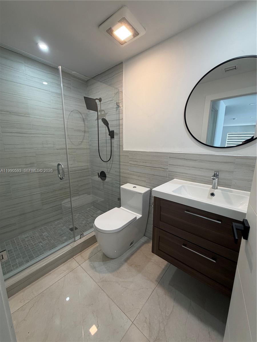 SPANISH LAKES - Residential Lease